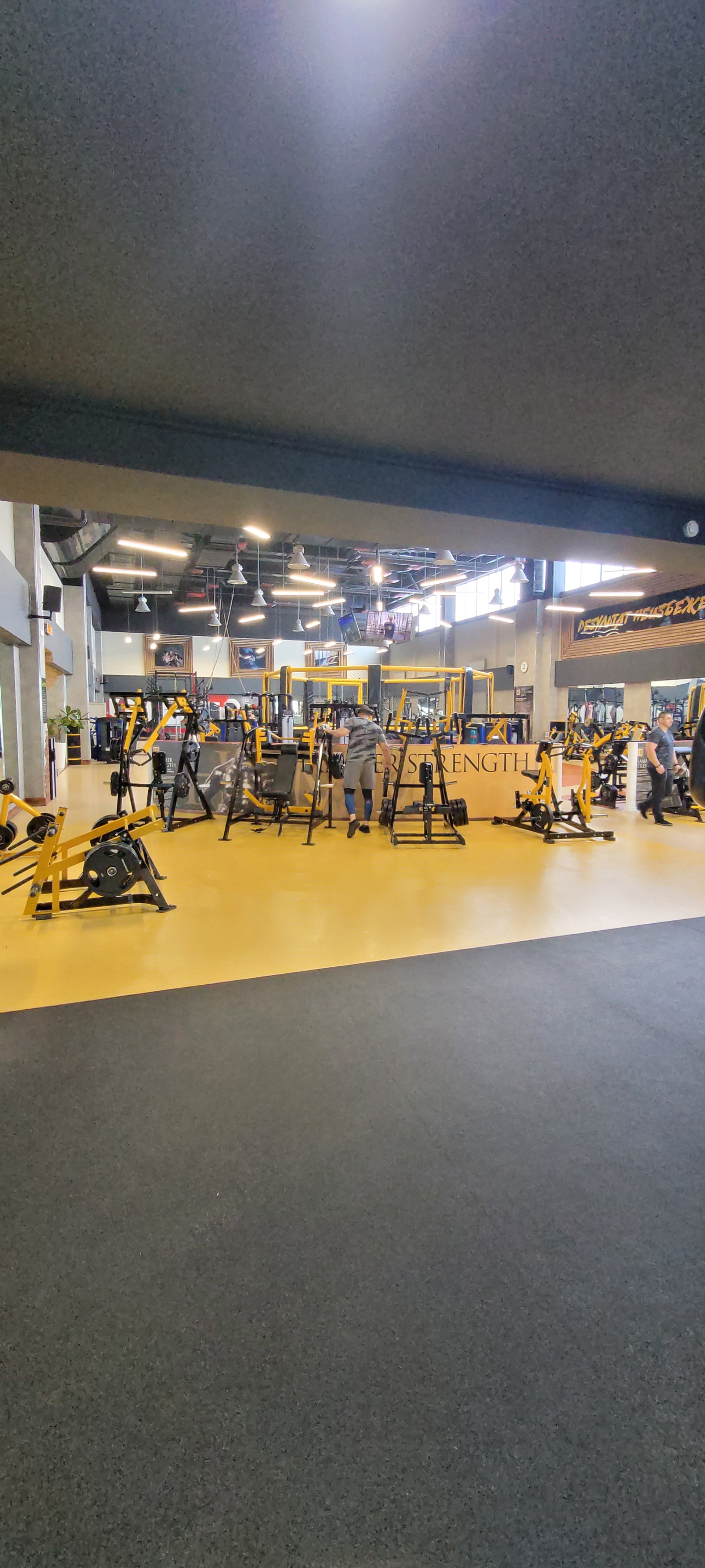 STRONG Fitness Hall, ТРЦ Югра Молл, улица Ленина, 15п, Нижневартовск — 2ГИС