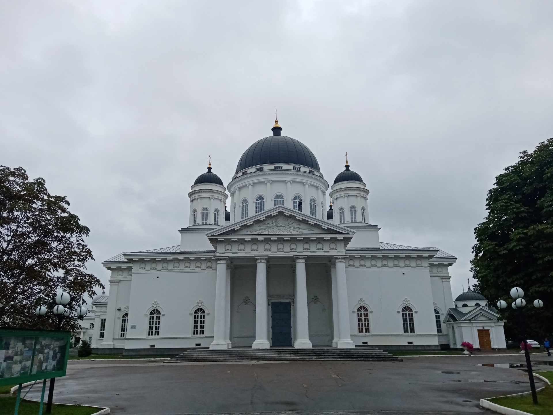 Православный приход собора Всемилостивого Спаса и Происхождения Честных  Древ Животворящего Креста Господня г. Нижнего Новгорода Нижегородской  епархии русской православной церкви (Московский патриархат), Ярмарочный  проезд, 10 к1, Нижний Новгород — 2ГИС