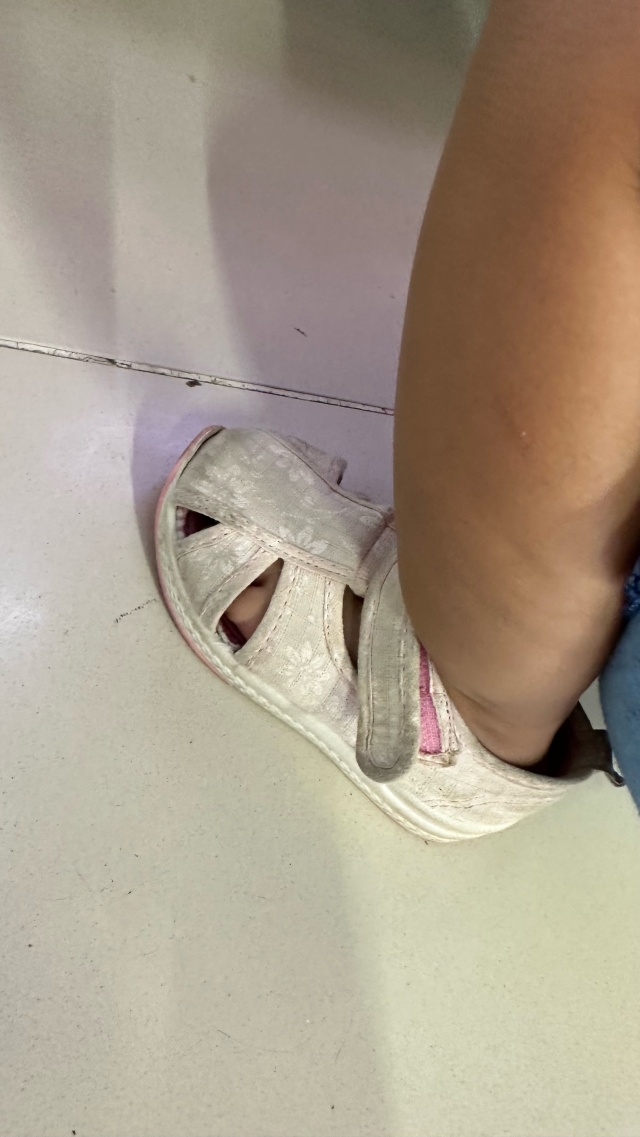 Сперматозоидтар ағыны кискадан шығады Моншаның жалаңаш қынаптары