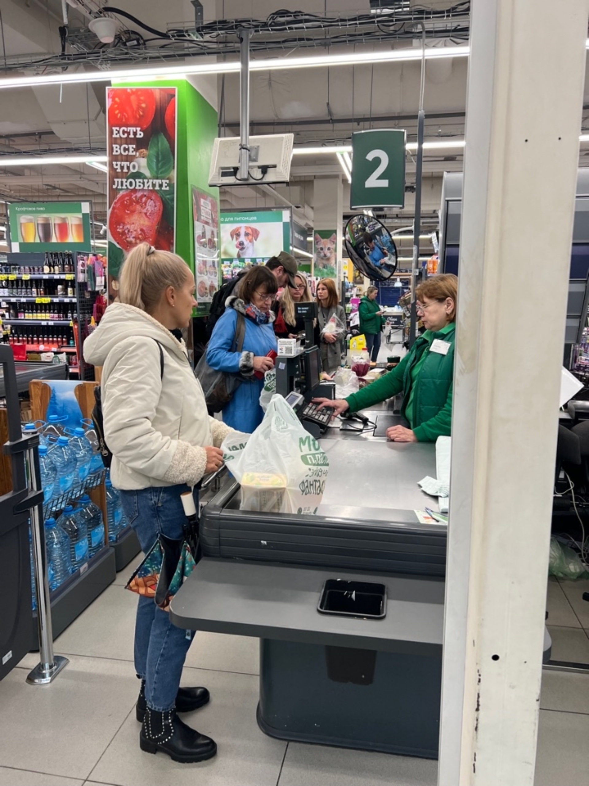 Перекрёсток, супермаркет, ТК ПИТЕР, улица Типанова, 21 лит А,  Санкт-Петербург — 2ГИС