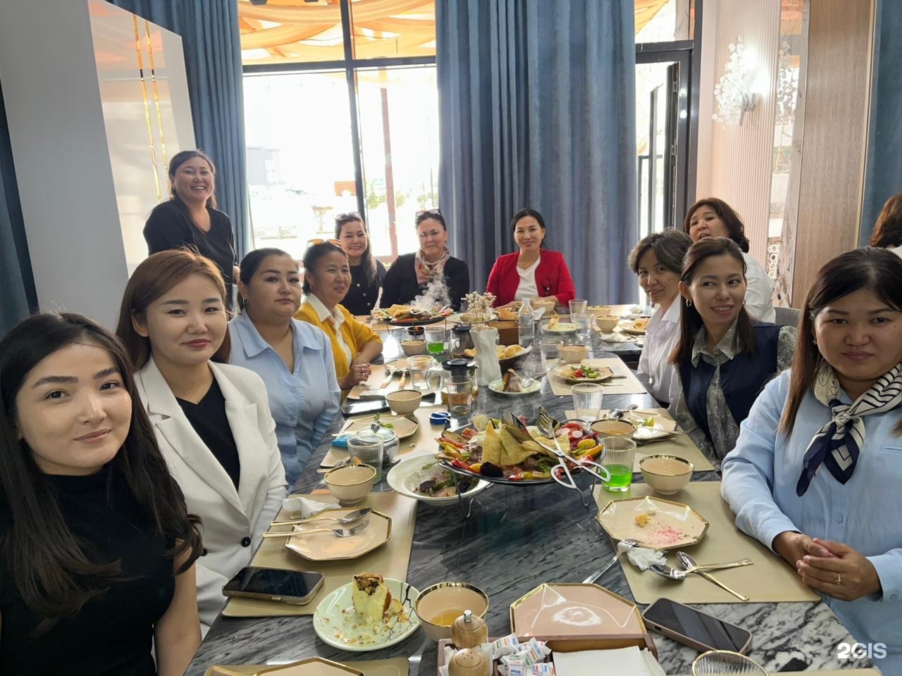 Толық әйелдер порносының фотосуреттерін қараңыз