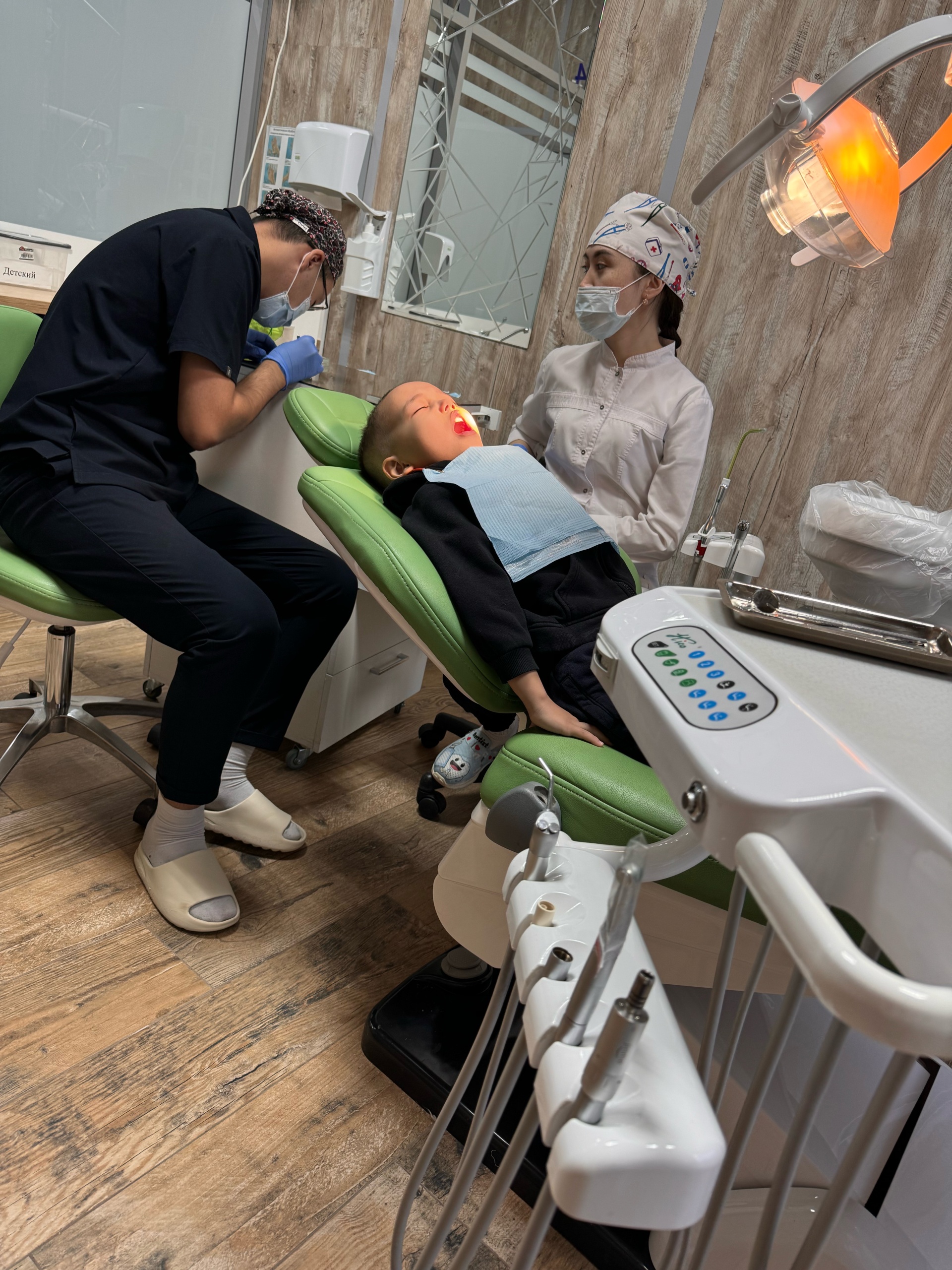 DS Dental clinic, стоматологический центр, улица Монкеулы, 116/1, пос.  Зачаганск — 2ГИС