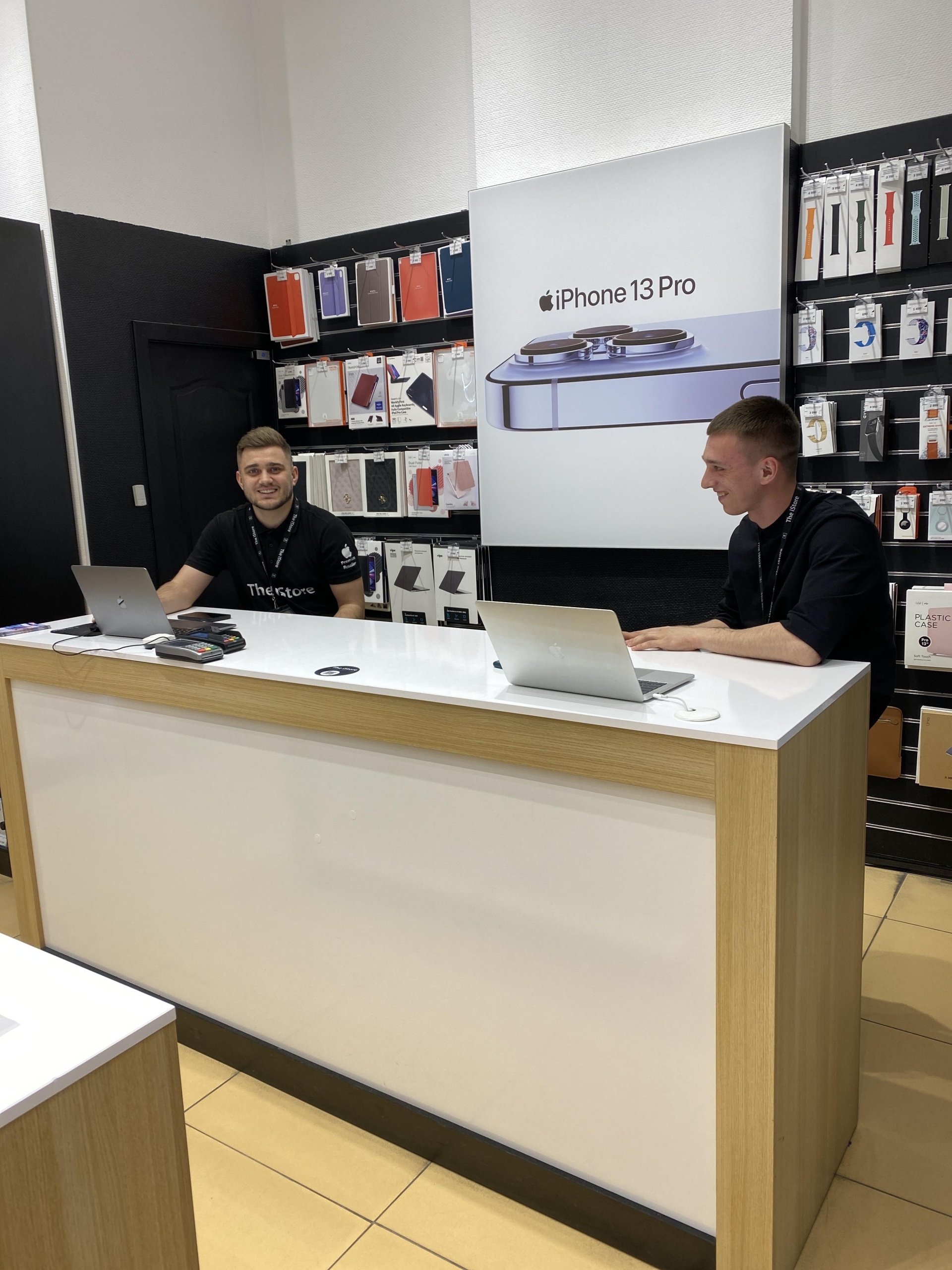 The iStore, магазин, ТРК МегаГРИНН, проспект Богдана Хмельницкого, 137т,  Белгород — 2ГИС