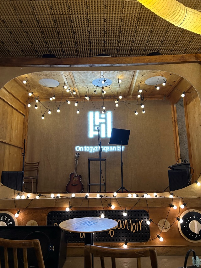 Эротикалық үлкен түкті бөкселер