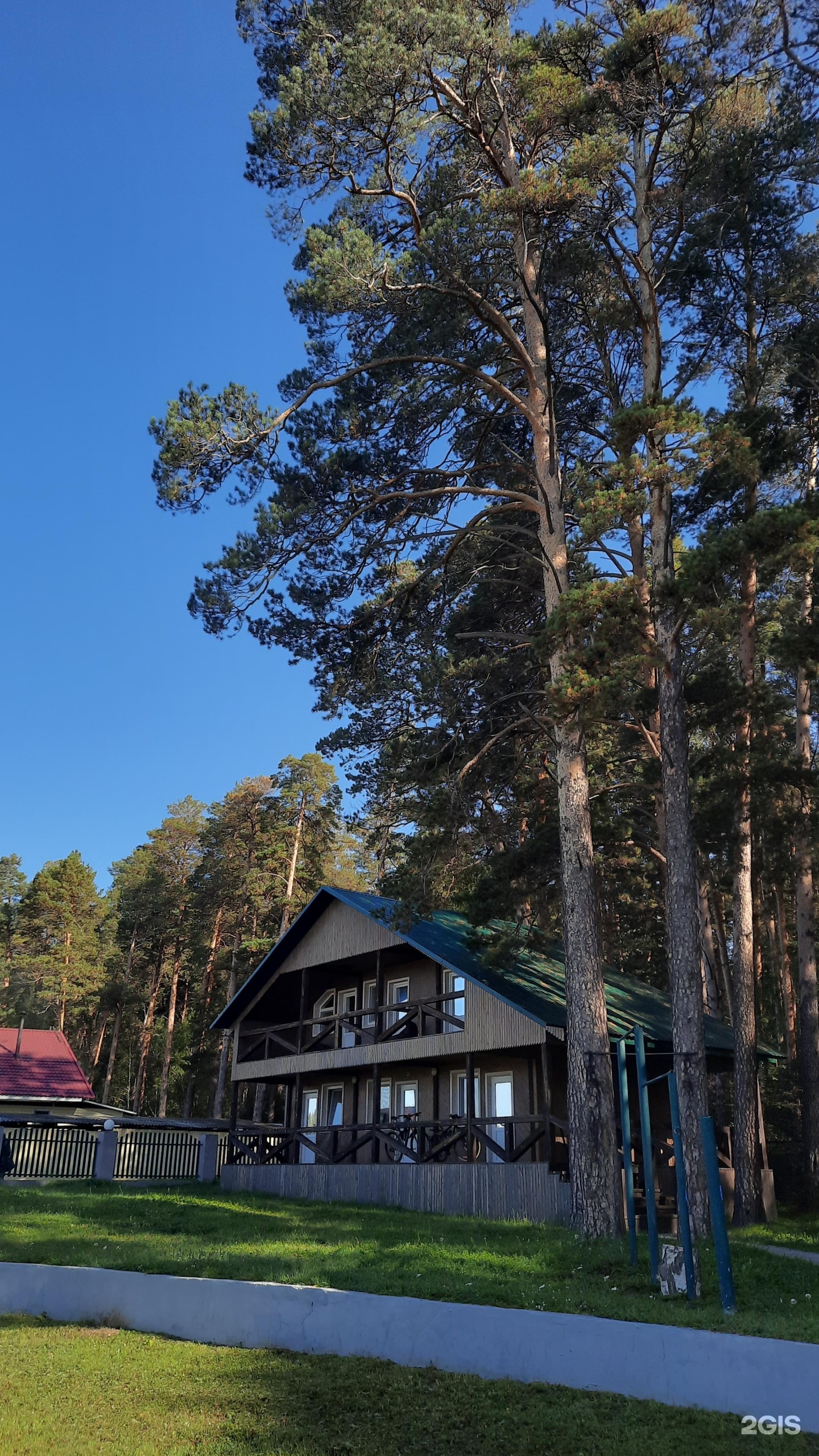 Серебряный берег, гостиница, Кооперативная улица, 35, рп. Муромцево — 2ГИС