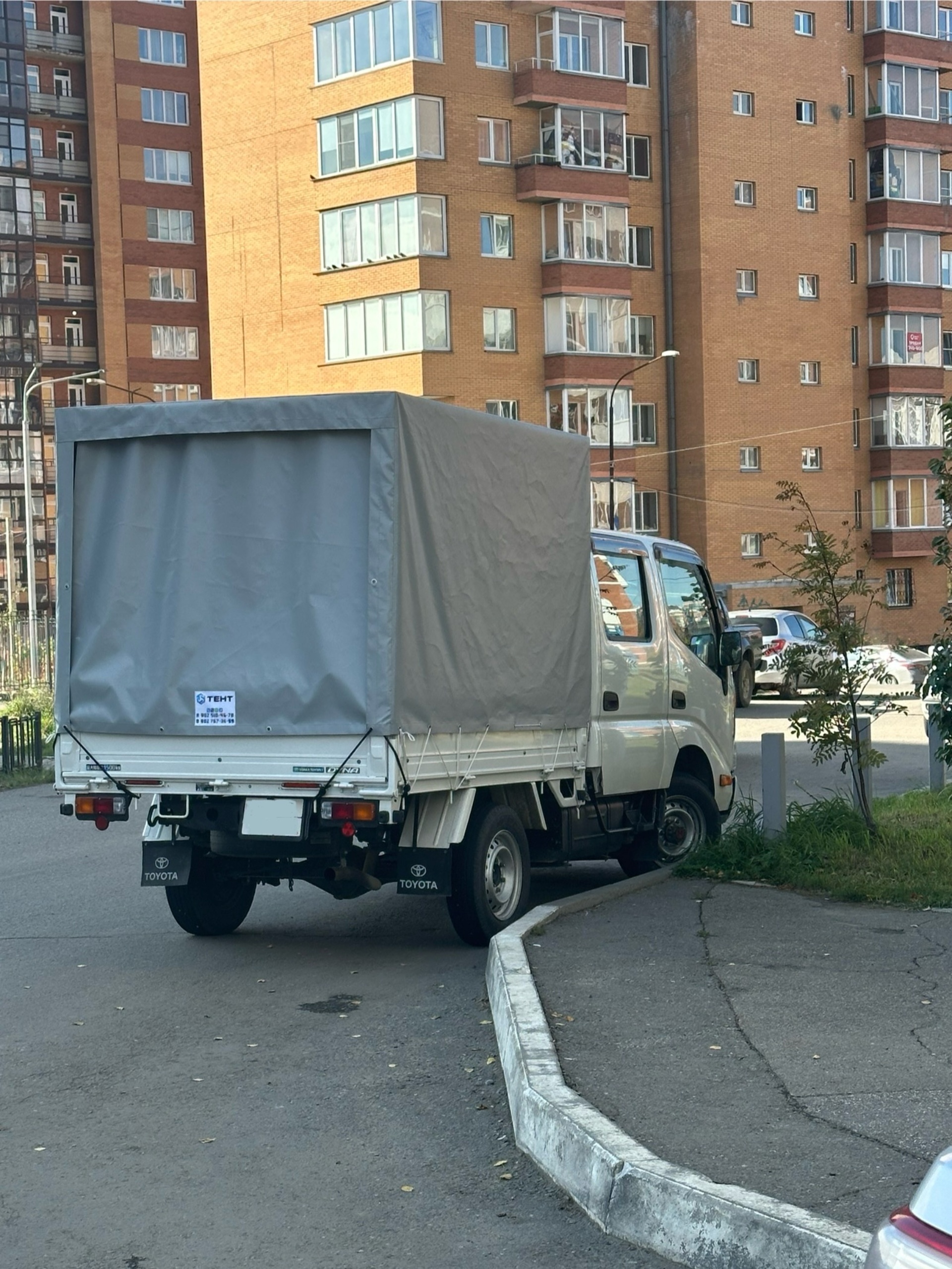 Тент, компания по изготовлению тентов из ПВХ, пологов и штор из брезента и  оксфорда, Брусничного румянца, 17, пос. Патроны — 2ГИС