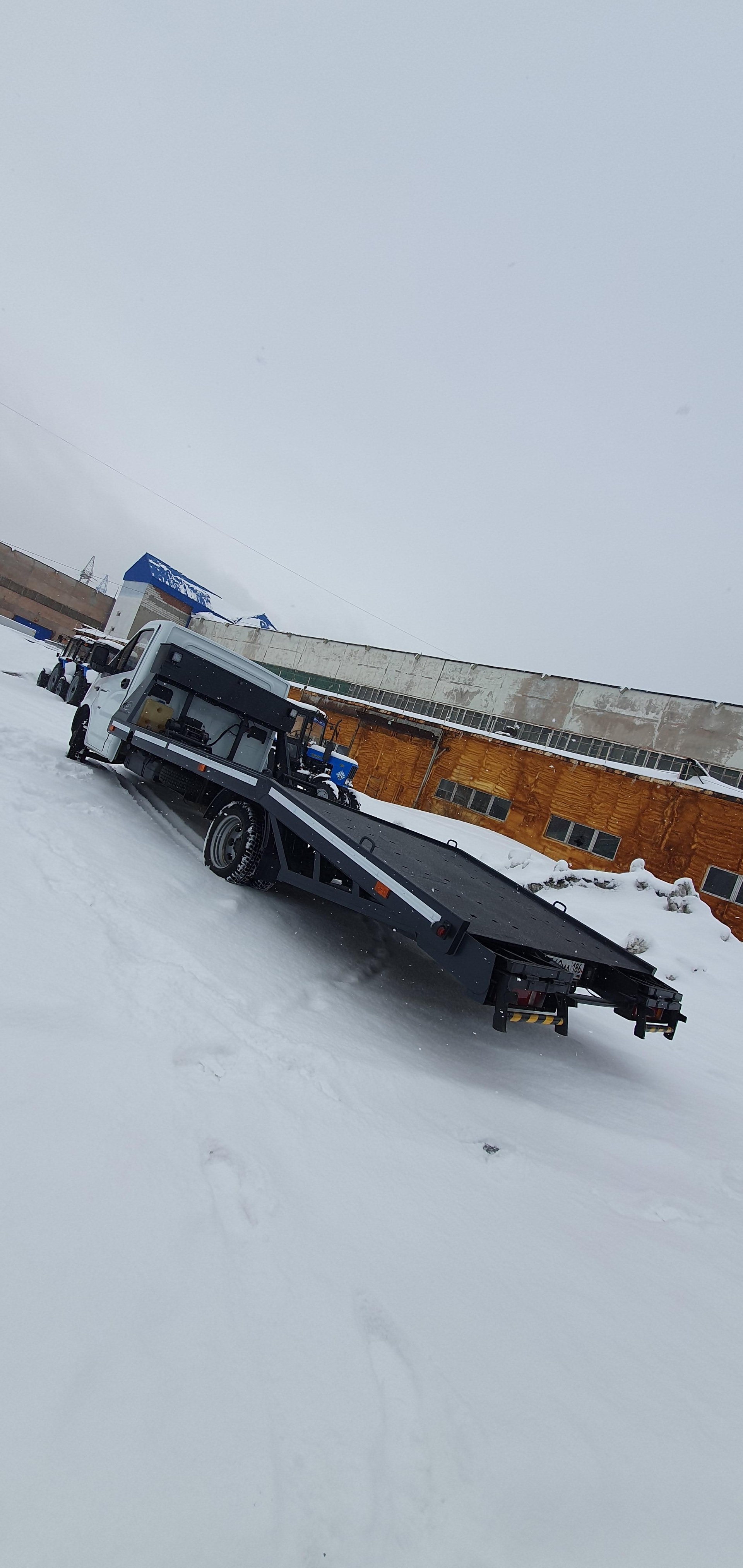 By car, автосалон, АВТОМОЛЛ, Югорский тракт, 7/2, Сургут — 2ГИС