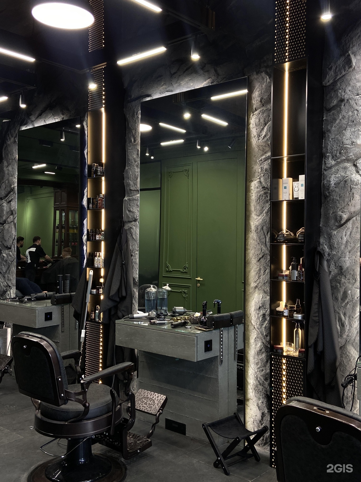 Kontora Barbershop, настоящая мужская парикмахерская, Кинотеатр Космос,  Площадь Дзержинского, улица Дзержинского, 2, Екатеринбург — 2ГИС