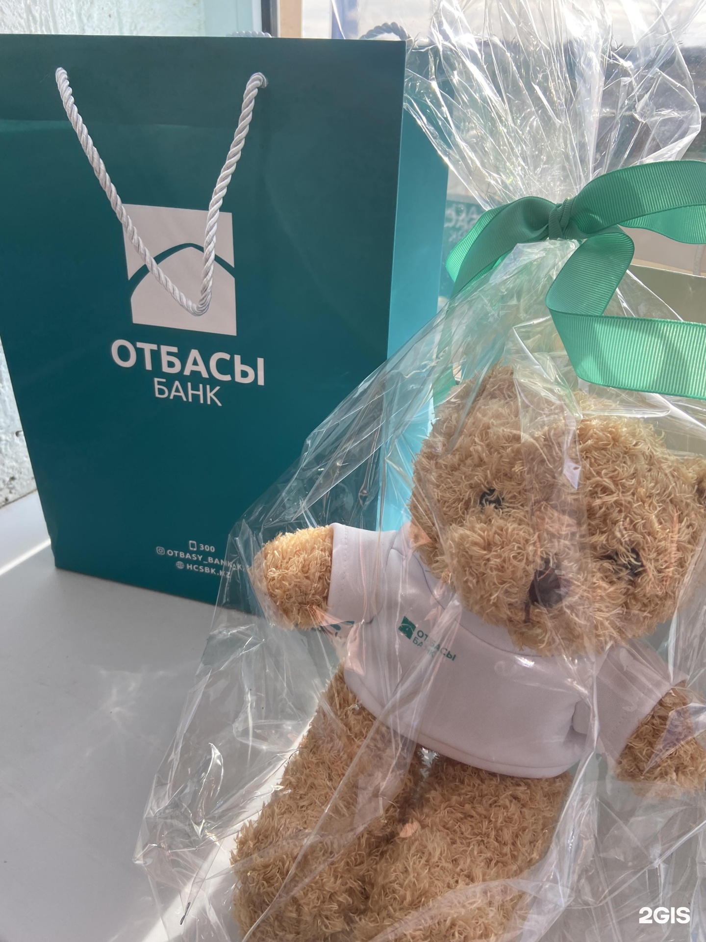 Порно актриса Люси Уайлд Қыздар аяғымен басады