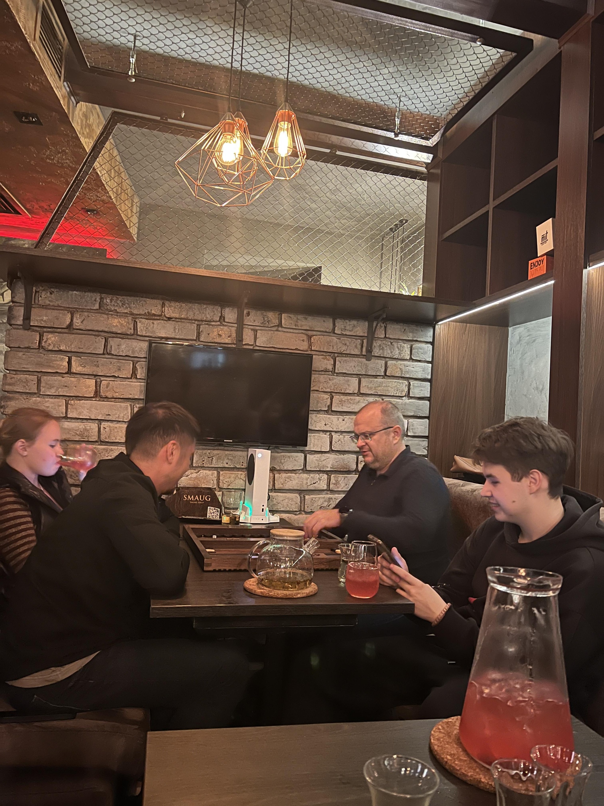 Sm Lounge, центр паровых коктейлей, улица Мулланура Вахитова, 8, Казань —  2ГИС