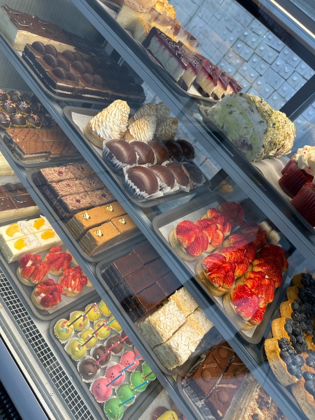 Емхананың әжетханасындағы жасырын камера