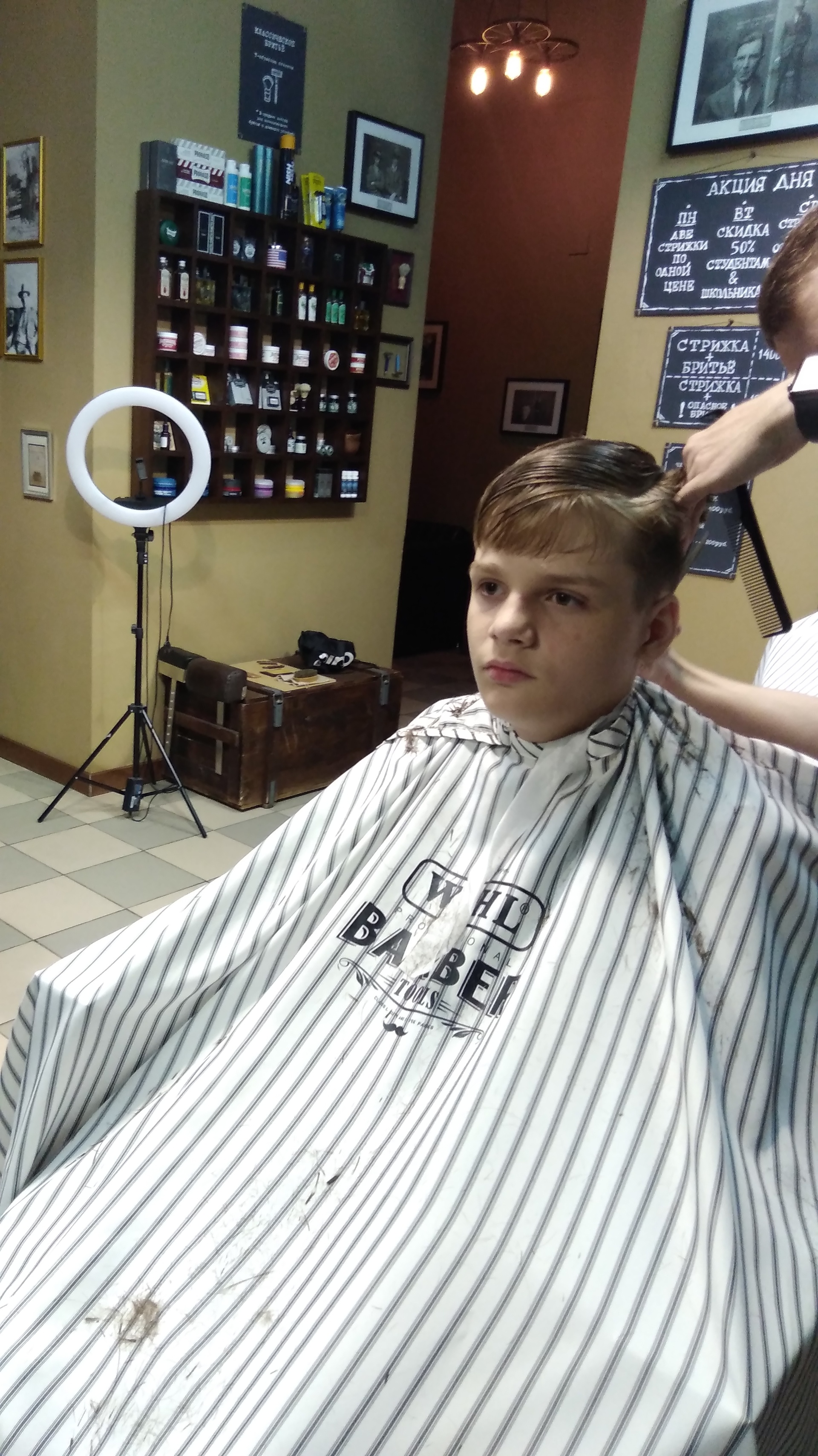 BARBERSHOP HOODLUM, улица Братьев Кашириных, 164, Челябинск — 2ГИС