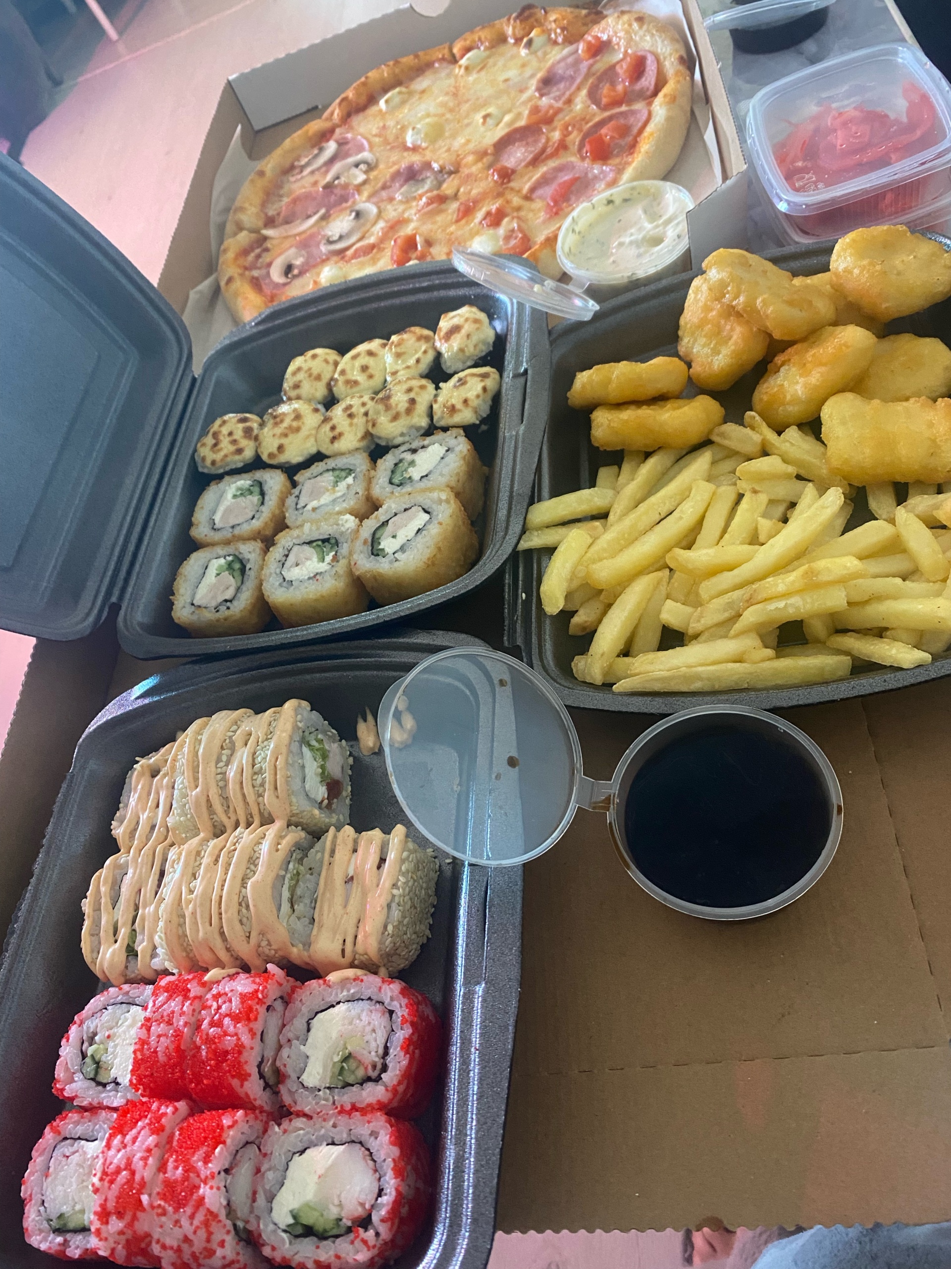 Bazooka sushi/pizza, улица Кузнецова, 1/3, Челябинск — 2ГИС