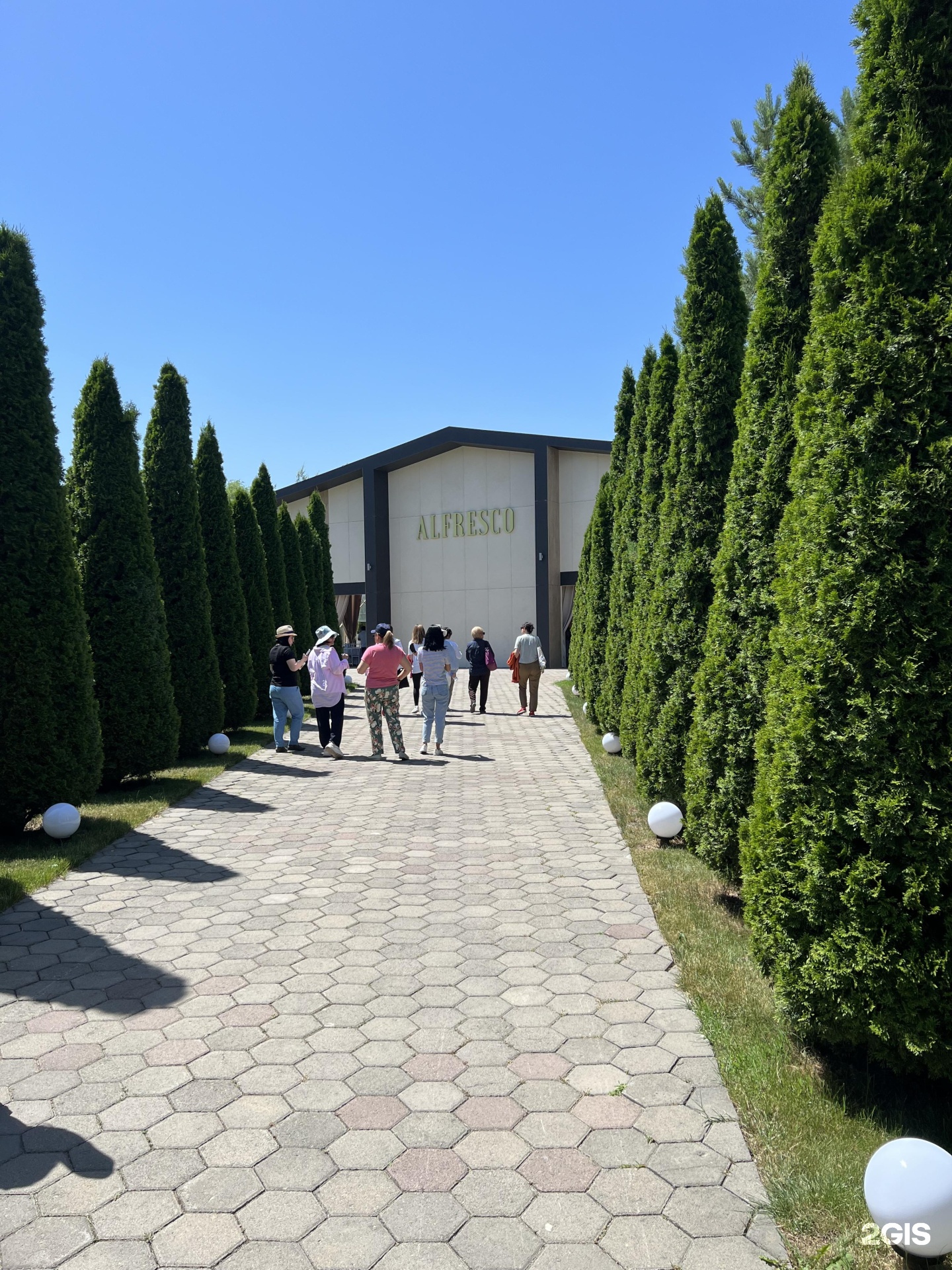 Шашты әйелдермен жақын брюнетка секс