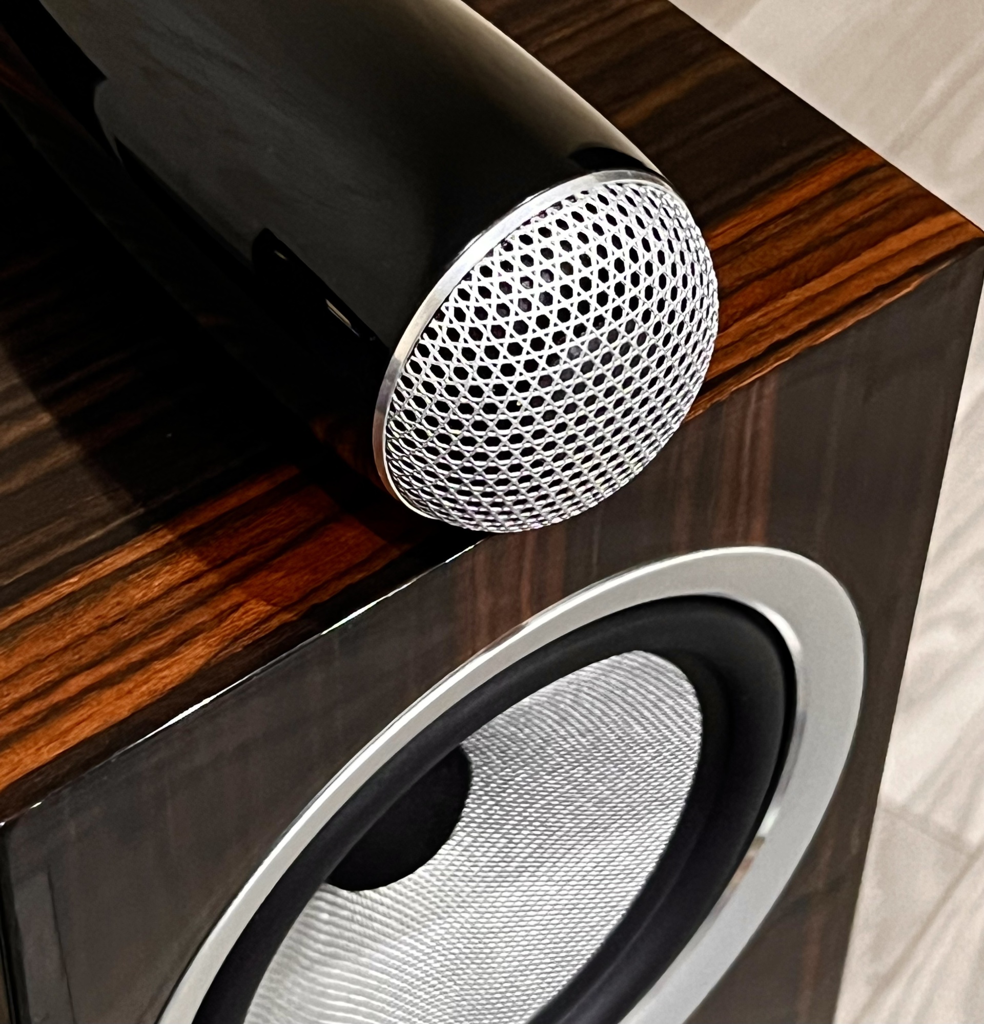 Bowers&Wilkins, салон-магазин домашних кинотеатров, Фрунзе, 132/134, Самара  — 2ГИС