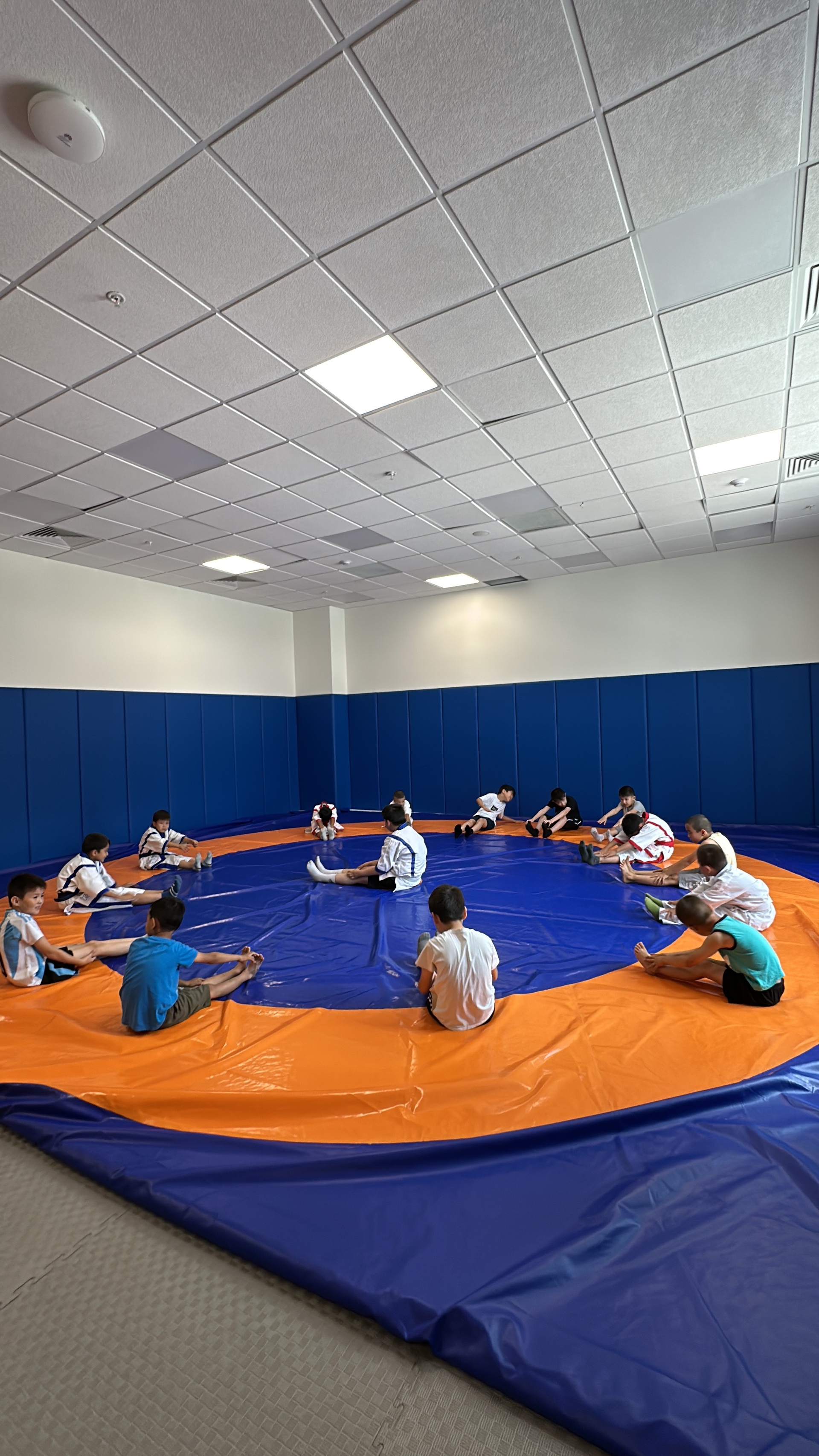 Спортта жарқыраған қалпақшаның порнофотосуреттері Спортта жарқыраған қалпақшаның порнофотосуреттері