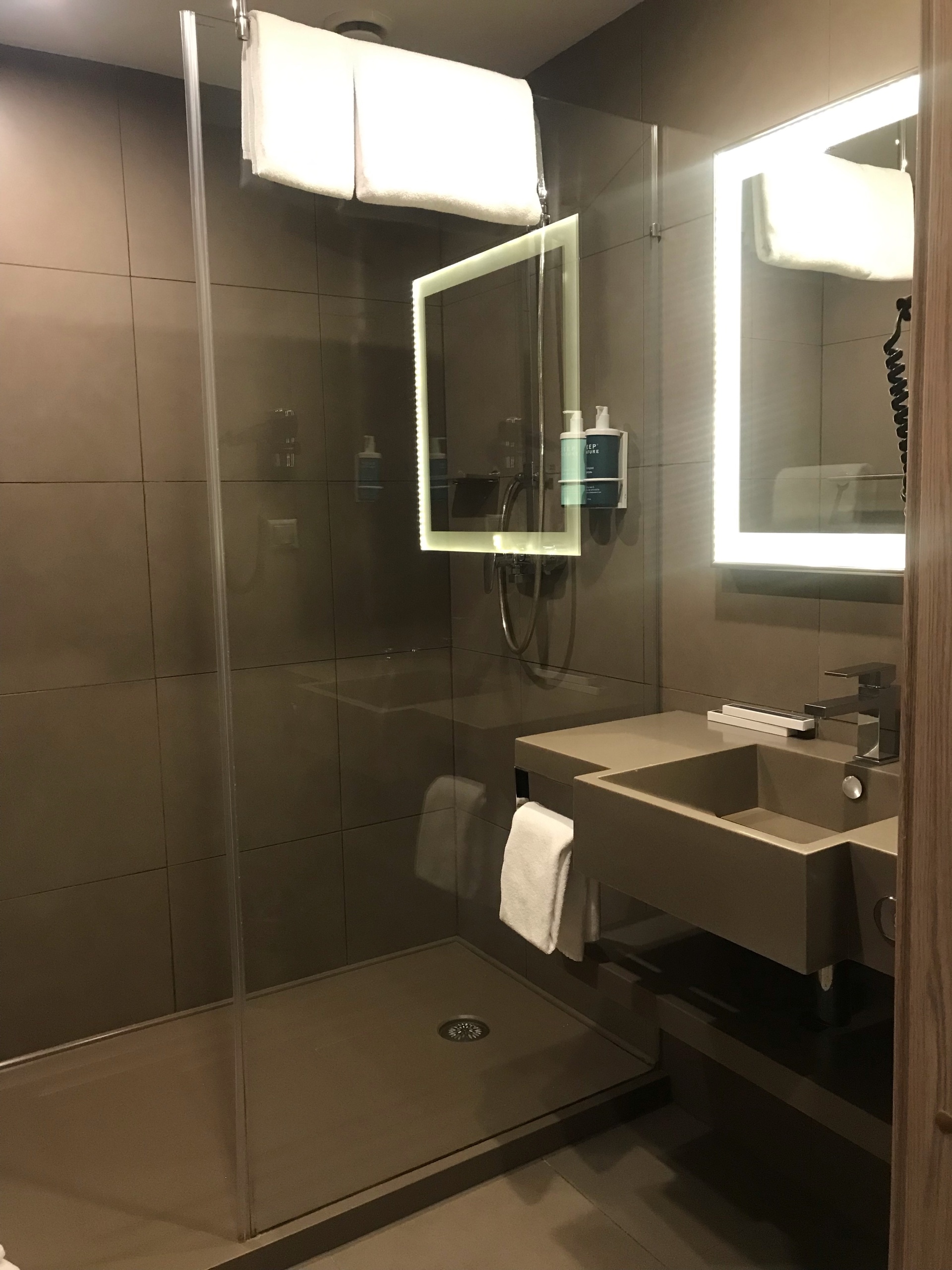 Novotel Екатеринбург Центр, гостиница, Энгельса, 7, Екатеринбург — 2ГИС