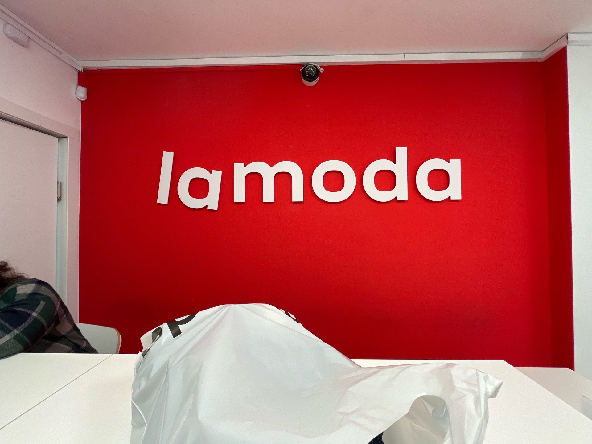 Lamoda, интернет-магазин, Парковый проспект, 32, Пермь — 2ГИС