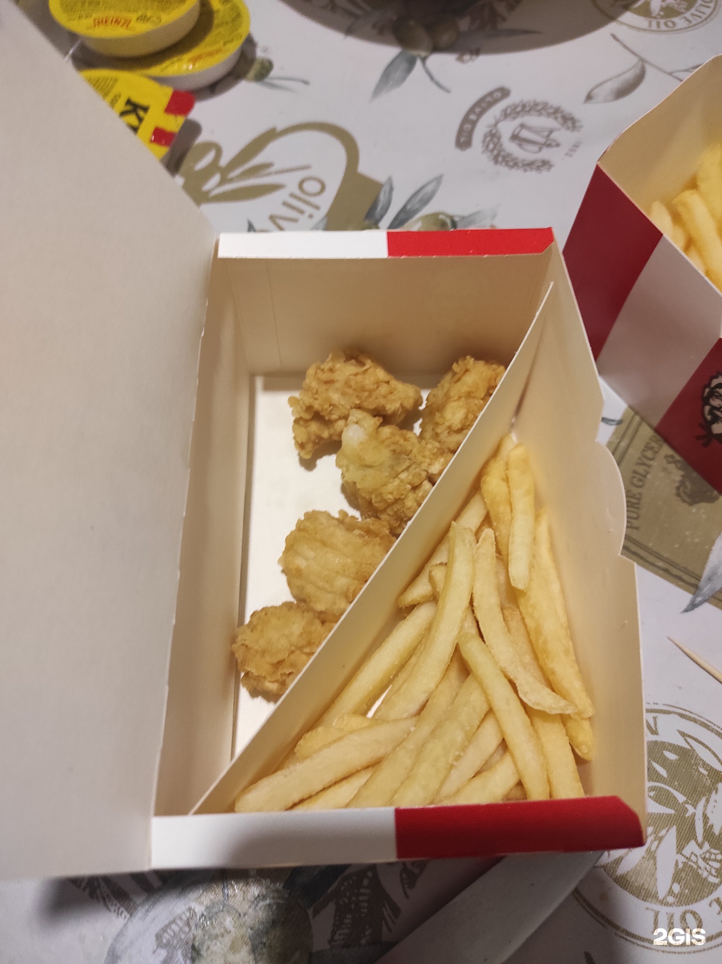 KFC, ресторан быстрого обслуживания, ТРЦ Plaza, Коммунистический проспект,  30, Ростов-на-Дону — 2ГИС