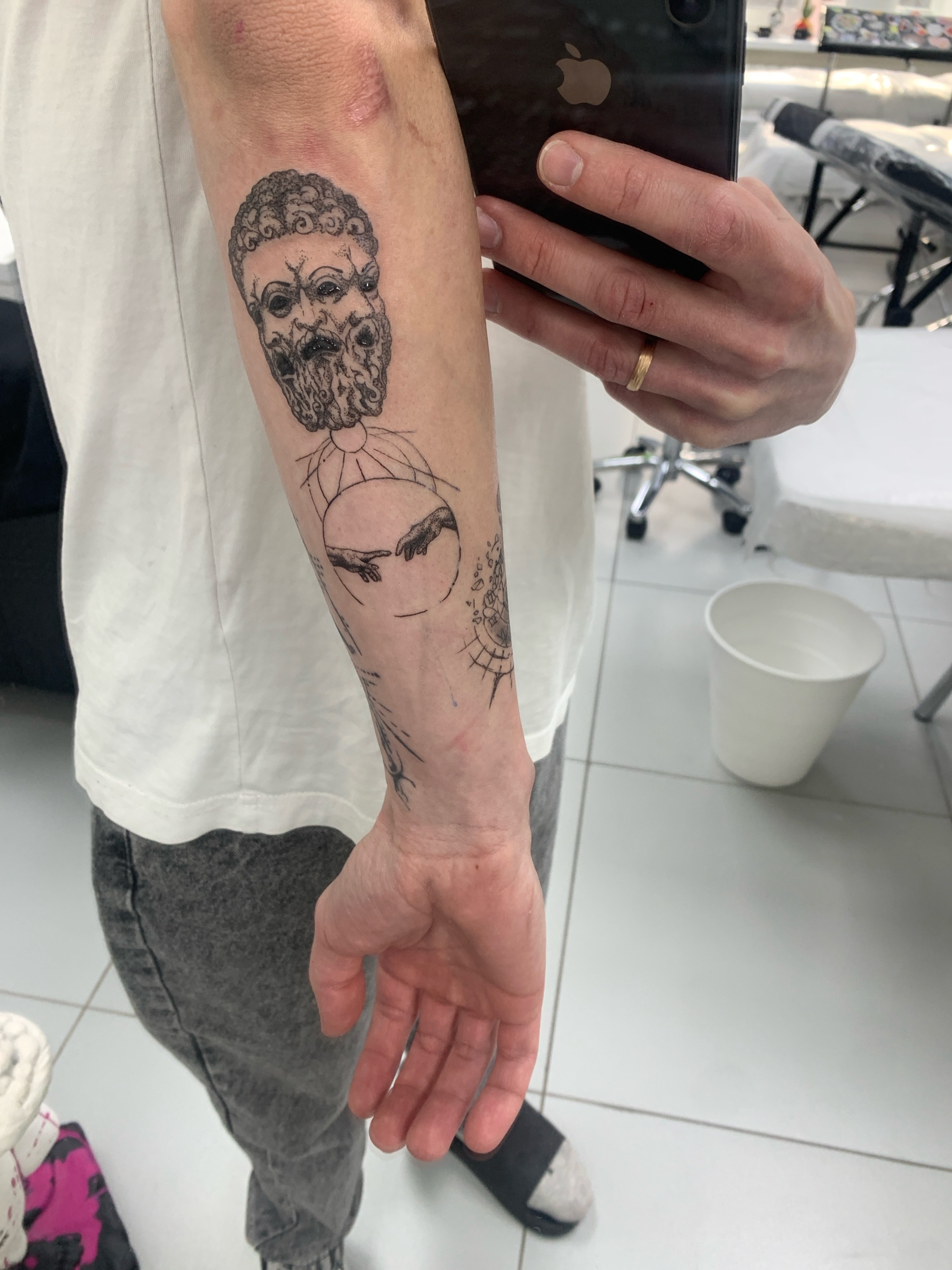 Hochutattoo, тату-салон, Рихарда Зорге, 61/1, Уфа — 2ГИС