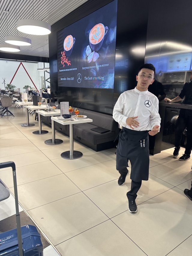 Кафе в аэропорту. Mercedes benz cafe шереметьевское ш вл37 химки. Mercedes benz cafe шереметьевское ш вл37 химки. Мерседес кафе в шереметьево. Mercedes benz cafe шереметьевское ш вл37 химки.