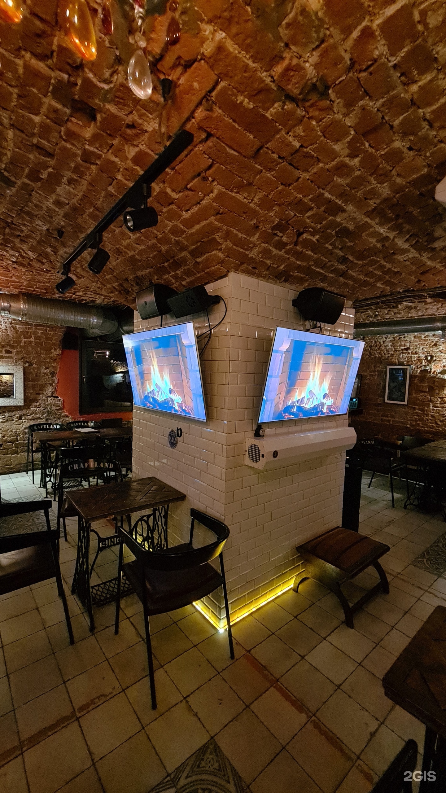 Craftland cultural bar, кафе-бар, улица Александра Солженицына, 17 ст1,  Москва — 2ГИС