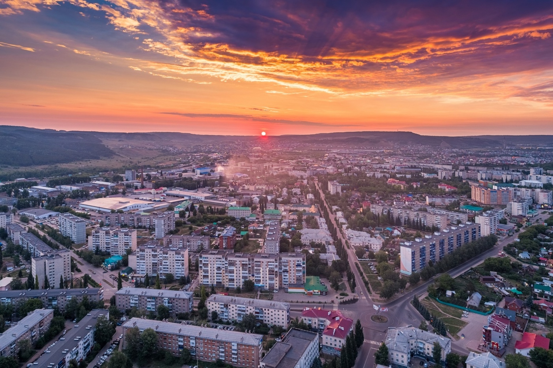 Октябрьский: карта с улицами, домами и организациями города — 2ГИС